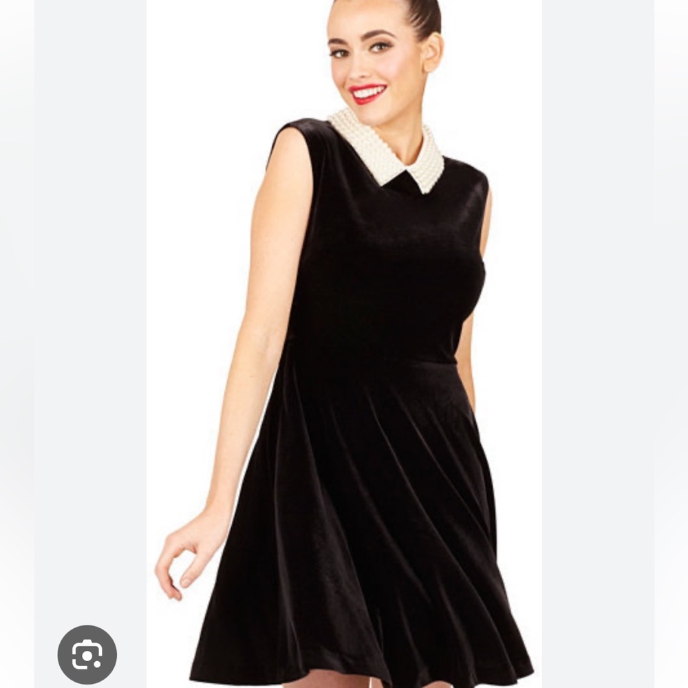 BETSEY JOHNSON Black Velvet Mini‎ Dress with Pearl Collar